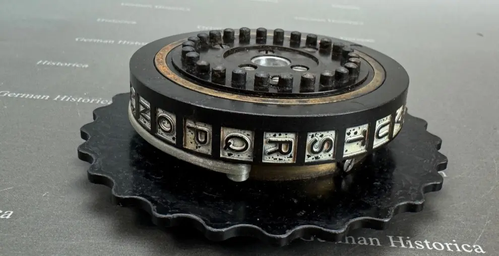 Seltene Enigma M4 Griechenwalze aus Bakelit (ca. 1944)