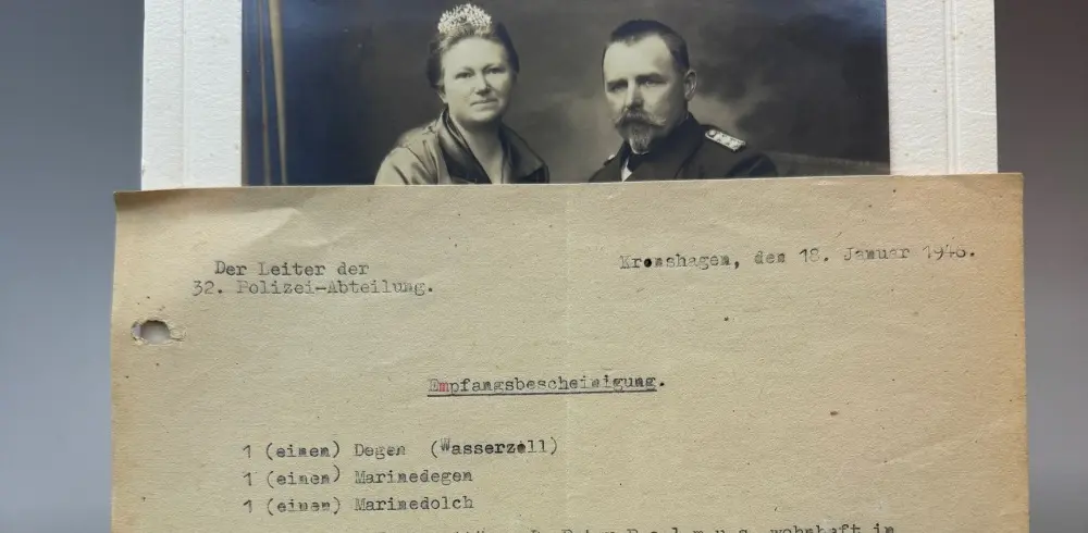 Foto und Bescheinigung über Marinesäbel, Dolch, Degen – Wasserzoll