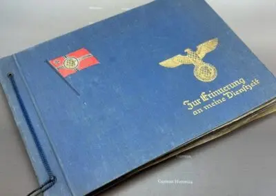 Laboe, Ehrenmal,Marine soldaten Kriegsmarine, Kiel, Marine, Kieler Woche 711567 - Kopie