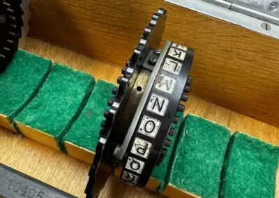 Walzenbox der Enigma M4 – Aufbewahrung und Verwendung bei der Kriegsmarine