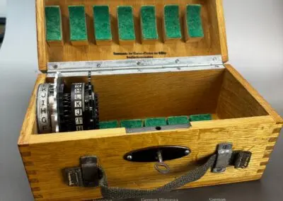 Walzenbox der Enigma M4 – Aufbewahrung und Verwendung bei der Kriegsmarine